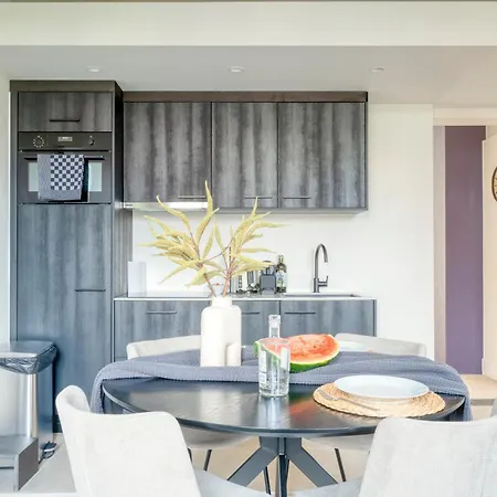 Garden View In Apartment